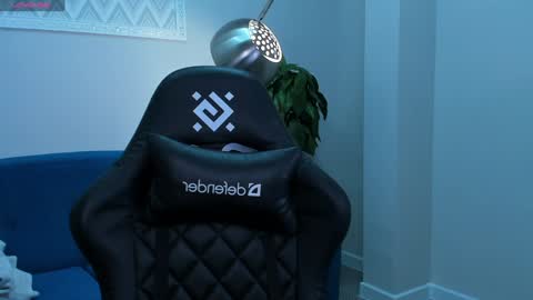 Snapshot of angel_sapphire_ chatting on December 2024 12:05:02 PM Angel My schedule GTM2 Mon Tue Wen Thu Fri 0900am-0400pm online show from December 2024 12:05:02 PM