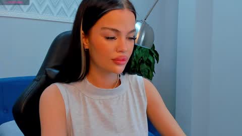 Snapshot of angel_sapphire_ chatting on December 2024 01:38:02 PM Angel My schedule GTM2 Mon Tue Wen Thu Fri 0900am-0400pm online show from December 2024 01:38:02 PM