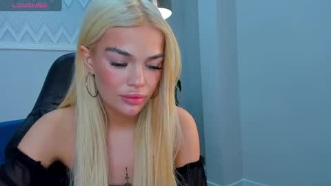 Snapshot of angel_sapphire_ chatting on March 2025 03:37:02 PM Angel My schedule GTM2 Mon Tue Wen Thu Fri 0900am-0400pm online show from March 2025 03:37:02 PM
