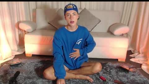 Angel online show from February 2025 12:21:02 AM