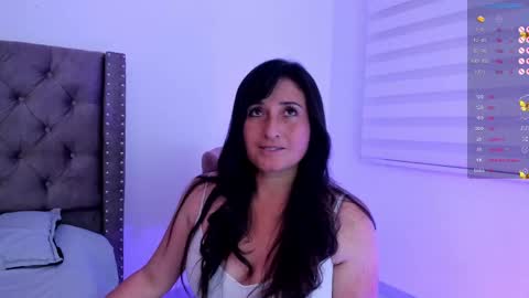 Ange online show from October 2025 08:33:01 PM