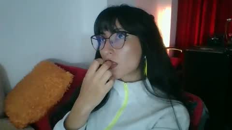 Snapshot of angela_mis chatting on September 2025 10:57:01 PM Angela online show from September 2025 10:57:01 PM