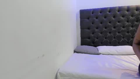 angela_rendon online show from June 2026 11:03:01 AM