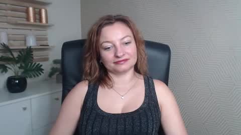 Snapshot of angela_samt chatting on October 2025 07:20:01 AM Angela online show from October 2025 07:20:01 AM