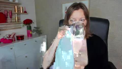 Angela online show from March 2026 06:40:01 AM