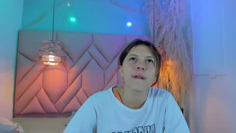 Snapshot of angelaa_cute chatting on December 2024 11:57:02 AM ANGELA online show from December 2024 11:57:02 AM