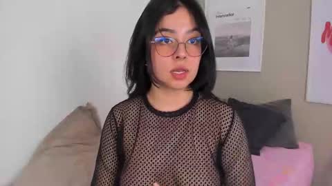Snapshot of angelaa_smith chatting on October 2025 04:18:02 AM Angela online show from October 2025 04:18:02 AM
