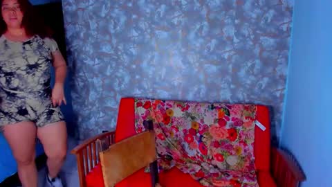 Angela online show from December 2025 09:43:02 PM