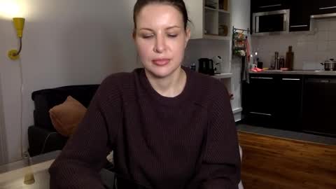 Angela online show from December 2025 07:52:01 PM