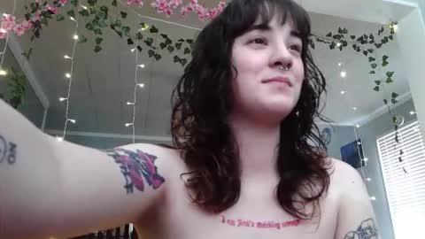 Snapshot of angelalice555 chatting on May 2026 10:17:01 PM angelalice555 online show from May 2026 10:17:01 PM
