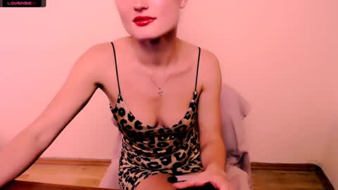 Snapshot of angelalice_ chatting on December 2024 12:38:02 PM Alice online show from December 2024 12:38:02 PM