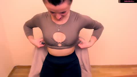 Snapshot of angelalice_ chatting on December 2024 02:06:02 PM Alice online show from December 2024 02:06:02 PM
