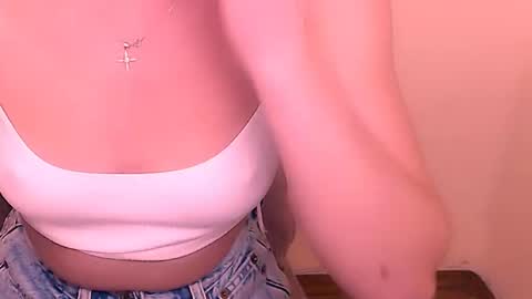 Snapshot of angelalice_ chatting on January 2025 03:18:01 PM Alice online show from January 2025 03:18:01 PM