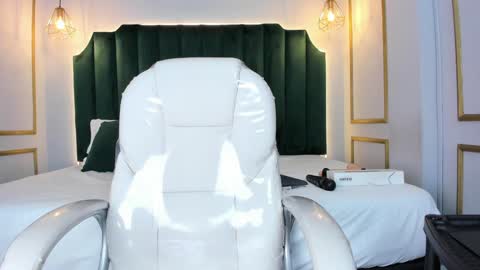 Angela  online show from December 2024 03:01:01 PM