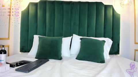 Angela  online show from February 2025 08:32:01 PM