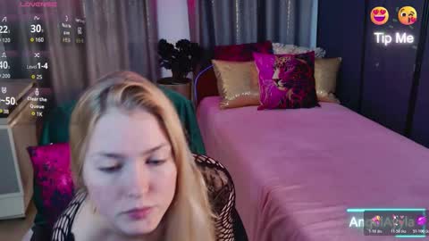 AngelAyyla online show from November 2025 04:07:01 PM
