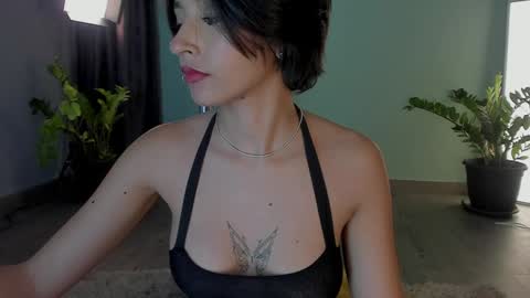 Snapshot of angelbae_ chatting on January 2025 06:59:02 PM AngelBae online show from January 2025 06:59:02 PM
