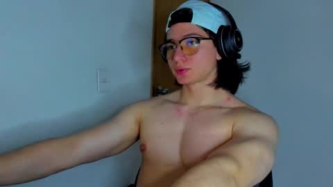 Snapshot of angelbennet_ chatting on November 2025 10:41:02 PM Angel Bennet online show from November 2025 10:41:02 PM