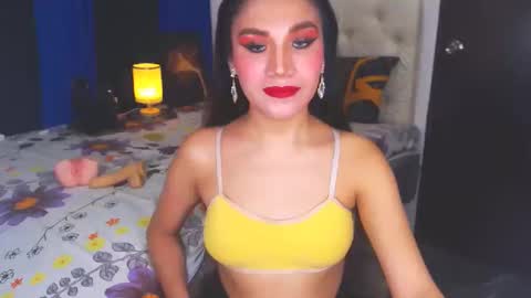 Snapshot of angelcumfallen chatting on January 2025 04:15:02 AM Angel online show from January 2025 04:15:02 AM