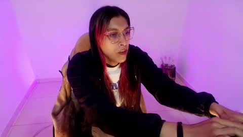 Snapshot of angele_johnson chatting on March 2026 11:44:01 PM angele online show from March 2026 11:44:01 PM