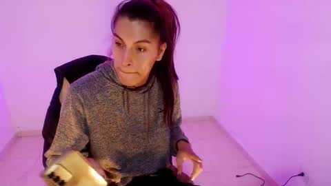 Snapshot of angele_johnson chatting on March 2026 07:18:02 PM angele online show from March 2026 07:18:02 PM