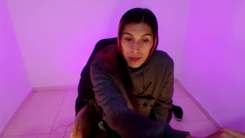 Snapshot of angele_johnson chatting on April 2026 06:52:01 PM angele online show from April 2026 06:52:01 PM