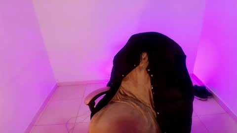 Snapshot of angele_johnson chatting on May 2026 08:13:02 PM angele online show from May 2026 08:13:02 PM