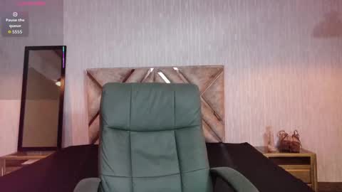 angel online show from October 2025 01:30:01 PM