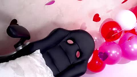 Snapshot of angeles_bust chatting on February 2025 12:22:02 PM angeles_bust online show from February 2025 12:22:02 PM