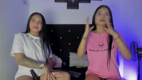 angeles_de_charly online show from November 2025 04:05:01 PM