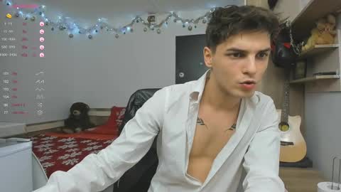 Snapshot of angelfrank chatting on December 2024 04:04:01 PM Frankie online show from December 2024 04:04:01 PM