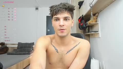Snapshot of angelfrank chatting on February 2025 09:19:02 PM Frankie online show from February 2025 09:19:02 PM
