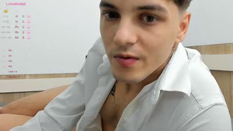 Snapshot of angelfrank chatting on February 2025 02:32:02 AM Frankie online show from February 2025 02:32:02 AM