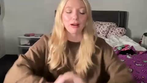 Princess Peach online show from November 2025 05:19:02 AM