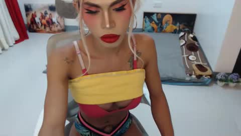 DIVINE ANGEL online show from October 2025 06:47:01 AM