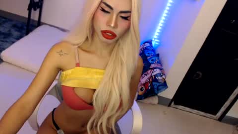 Snapshot of angelic_face_808 chatting on June 2026 11:40:02 PM DIVINE ANGEL online show from June 2026 11:40:02 PM