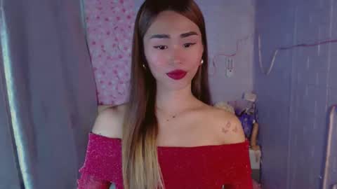 Snapshot of angelic_sex chatting on June 2026 05:01:02 PM Angelica online show from June 2026 05:01:02 PM