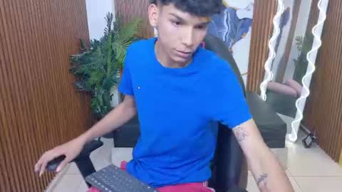 Snapshot of angelic_tay chatting on July 2026 11:40:02 PM angelic_tay online show from July 2026 11:40:02 PM