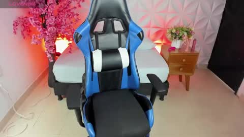 Snapshot of angelica_dymond chatting on December 2024 07:00:01 PM A N G E L I C A online show from December 2024 07:00:01 PM