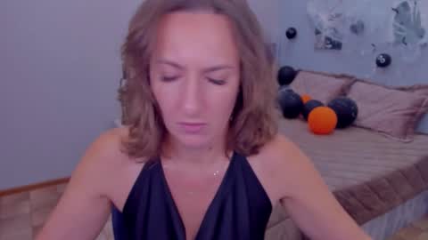 Snapshot of angelicacream chatting on November 2025 09:42:02 AM AngelicaCream online show from November 2025 09:42:02 AM