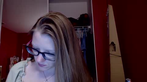 Snapshot of angelicangel3 chatting on January 2025 07:44:02 AM AngelicAngel online show from January 2025 07:44:02 AM