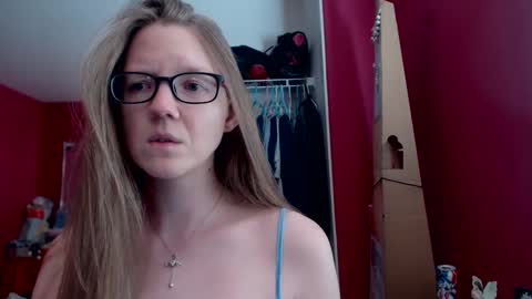 Snapshot of angelicangel3 chatting on February 2025 08:26:01 PM AngelicAngel online show from February 2025 08:26:01 PM