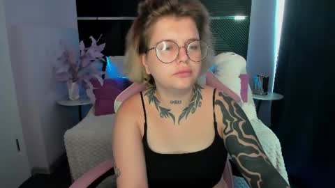 angelina_meaw online show from August 2026 06:05:02 AM