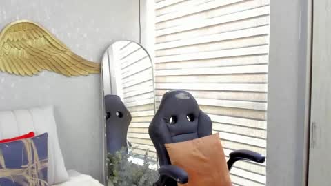 Snapshot of angelina_ruspoli chatting on April 2026 08:26:01 PM Angelina online show from April 2026 08:26:01 PM