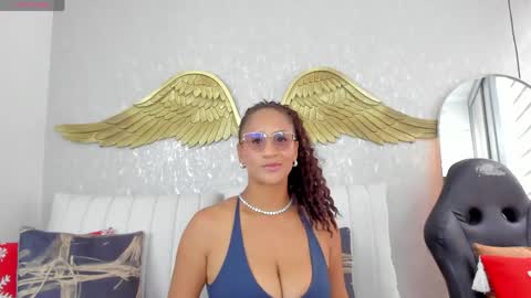 Snapshot of angelina_ruspoli chatting on April 2026 05:29:01 PM Angelina online show from April 2026 05:29:01 PM