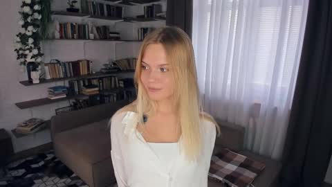 Snapshot of angelinahass chatting on March 2026 08:53:02 AM Alice WOW online show from March 2026 08:53:02 AM