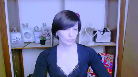 Snapshot of angelinalov_ chatting on January 2025 07:43:01 AM Angelina online show from January 2025 07:43:01 AM