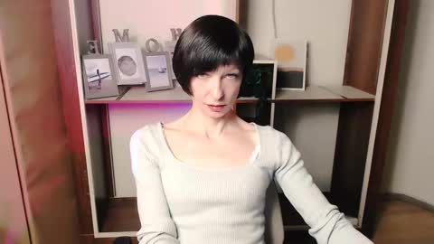 Angelina online show from November 2025 07:30:02 AM