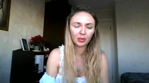 angelinalove28 online show from November 2025 07:52:02 AM