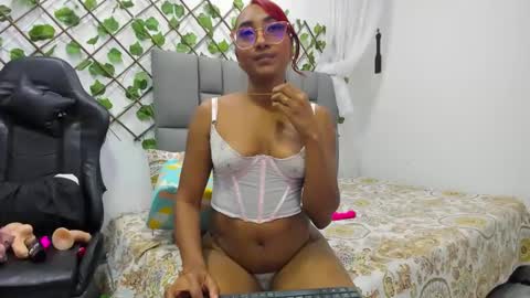 Snapshot of angelinamurphy chatting on February 2025 05:18:02 AM AngelinaMurphy online show from February 2025 05:18:02 AM